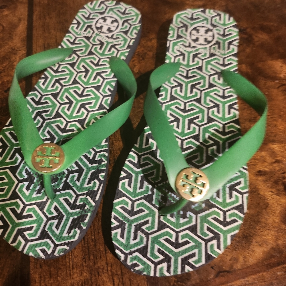 Tory Burch Allover Flip Flop Sandals size 7/8 - Picture 2 of 5
